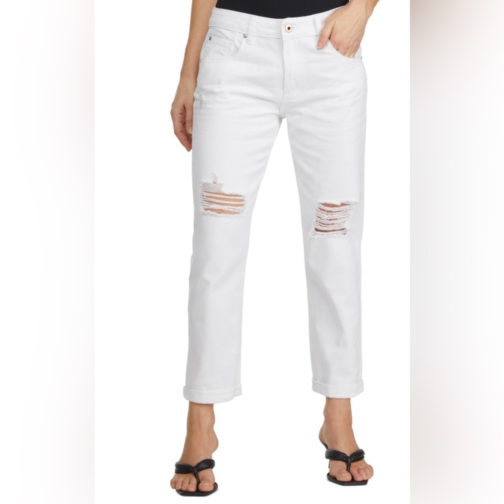 NUMERO
Women's Destructed Cuffed Boyfriend Jeans size 30 NWT